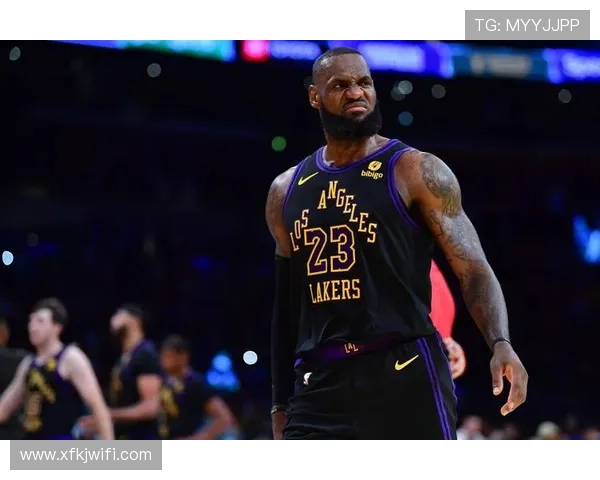 湖人队新赛季阵容调整引热议 詹姆斯能否带领球队重返总决赛