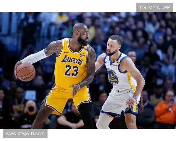 NBA新赛季焦点：超巨回归领衔各队备战，冠军争夺战愈发激烈